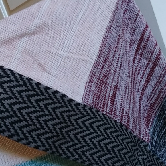 Colorblock Ruana - Picture 6 of 6